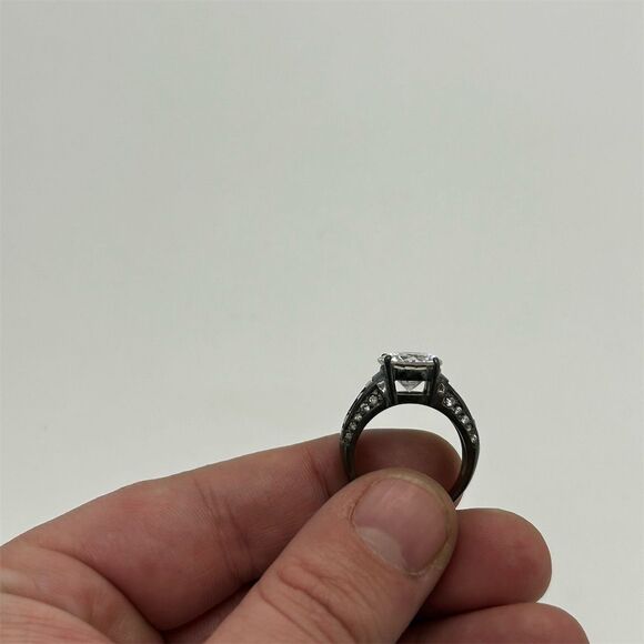 Sterling Silver Cubic Zirconia Ring Size 7 Round Brilliant Side Stones Unique - Picture 6 of 6